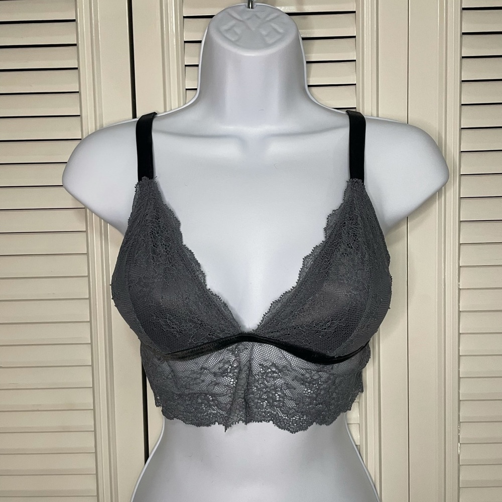 Victoria’s Secret classic plunge gray/black bralette size large